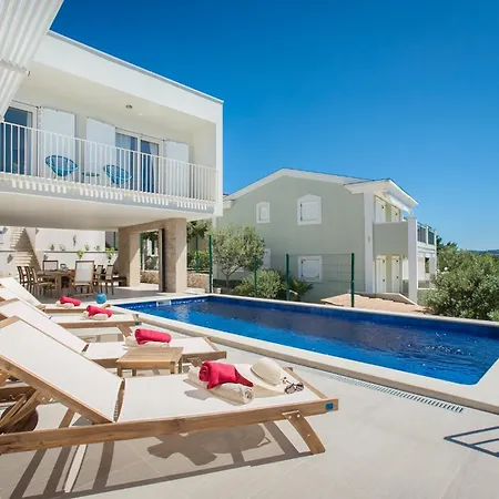 Seaside Luxury With A Swimming Pool Zatoglav, - 11685 Villa Rogoznica (Sibenik-Knin)